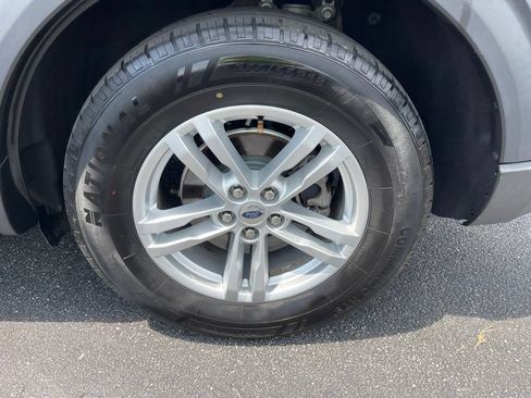 Used 2020 Ford Explorer XLT w/ Equipment Group 202A AWD/4WD image 10