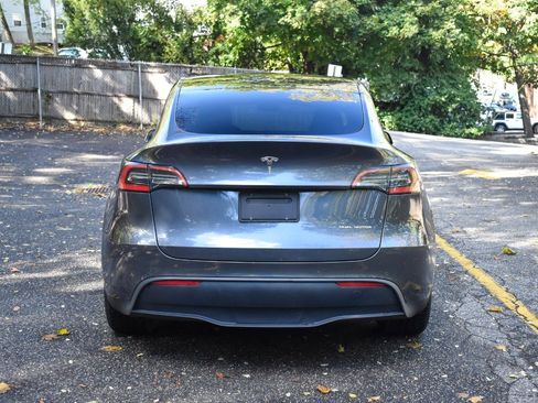 Used 2021 Tesla Model Y Long Range image 7