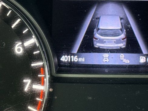 Used 2018 Nissan Pathfinder Platinum image 23