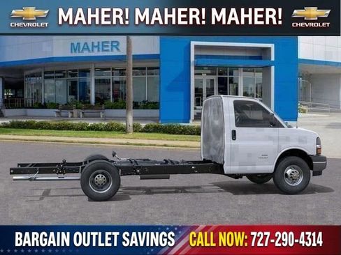 New 2025 Chevrolet Express 3500 w/ Power Convenience Package RWD image 5