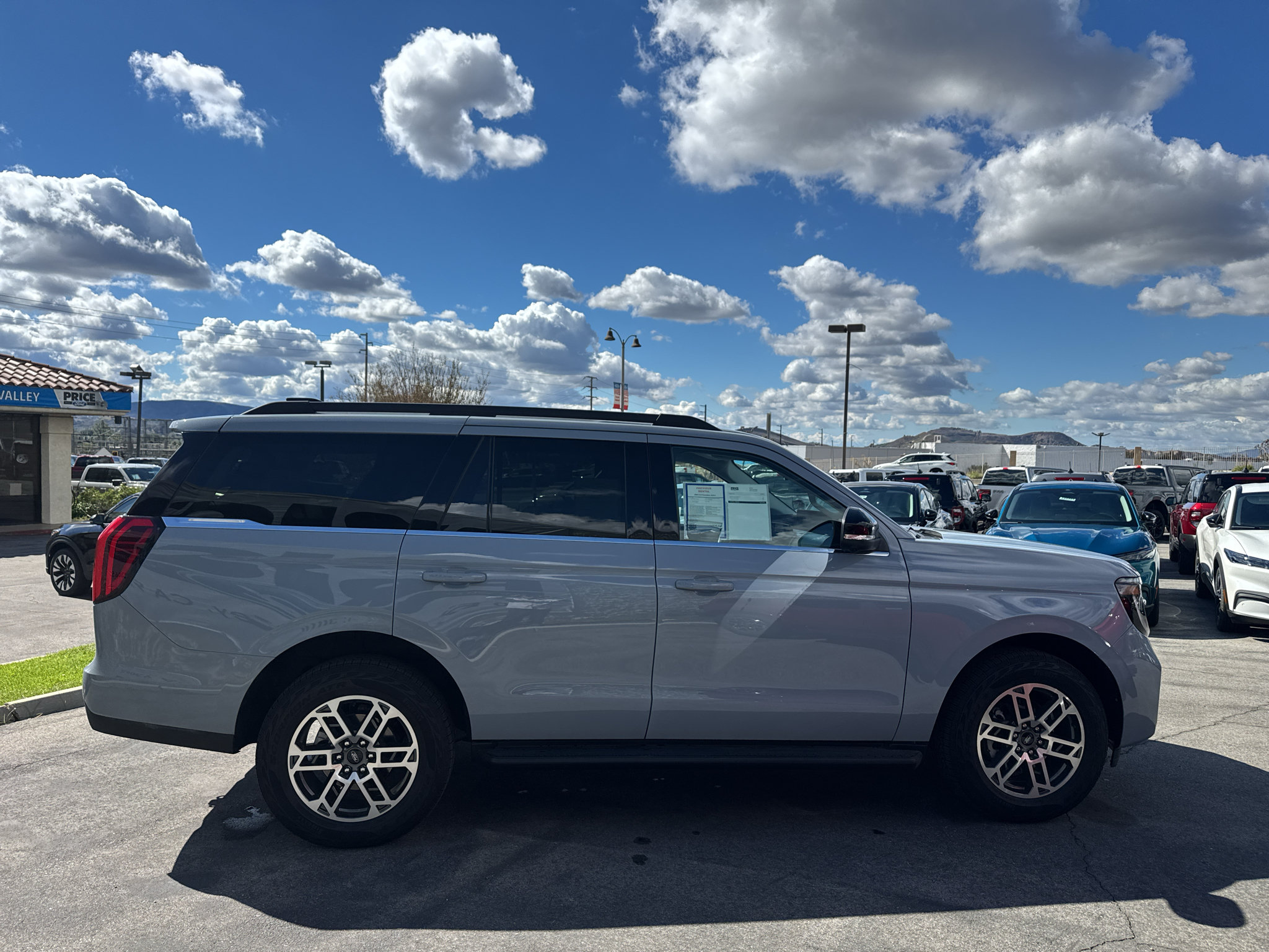 Used 2026 Ford Expedition Active AWD/4WD image 4