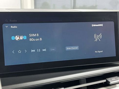 Used 2025 Hyundai Santa Fe SE FWD image 32