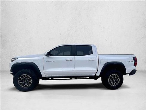 Used 2025 Chevrolet Colorado ZR2 w/ Technology Package AWD/4WD image 6