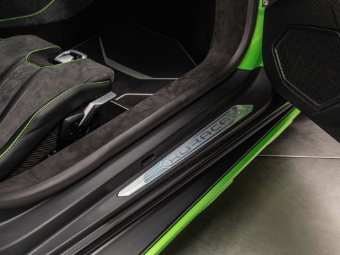 Used 2024 Lamborghini Huracan Sterrato image 31