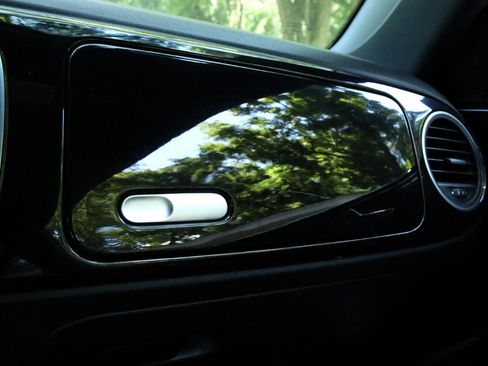 Used 2012 Volkswagen Beetle 2.5 image 27