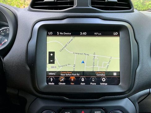 Certified 2022 Jeep Renegade Latitude AWD/4WD image 13