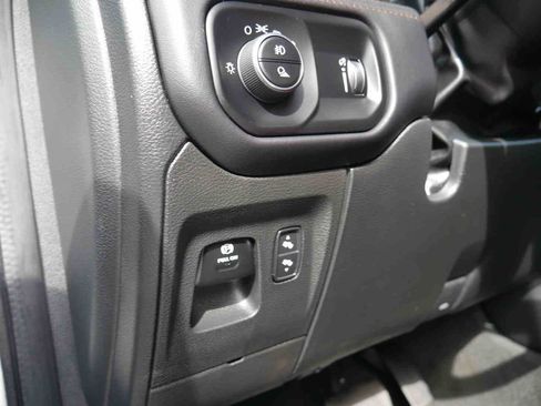 Used 2023 RAM 1500 Limited w/ Body-Colour Bumper Group image 39