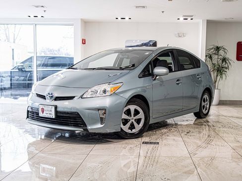 Used 2015 Toyota Prius Three image 1