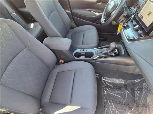 Used 2024 Toyota Corolla LE FWD image 19