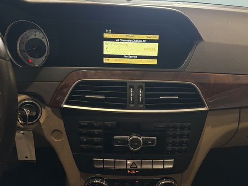 Used 2012 Mercedes-Benz C 250 Sedan image 22