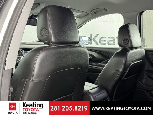 Used 2024 GMC Terrain SLT image 15