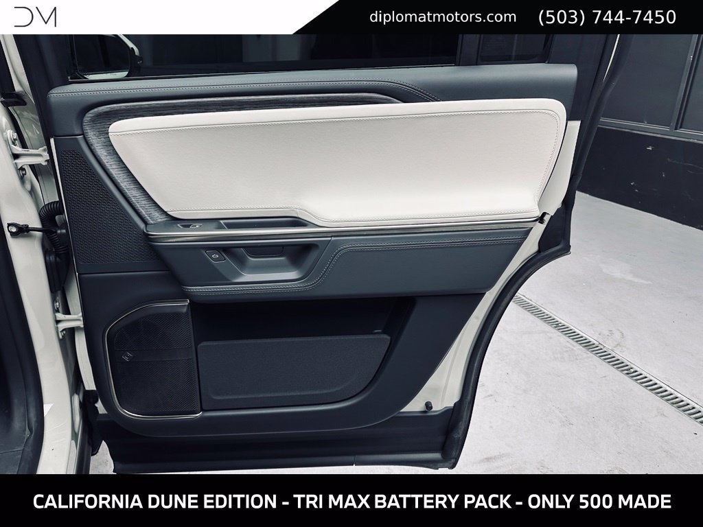 Used 2025 Rivian R1S Adventure Tri AWD/4WD image 27