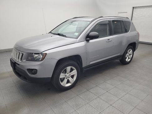 Used 2017 Jeep Compass Sport w/ Power Value Group AWD/4WD image 2