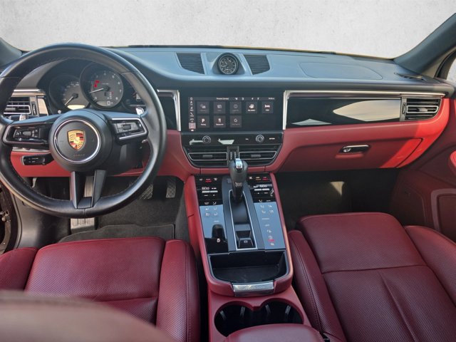 Used 2022 Porsche Macan AWD/4WD image 16