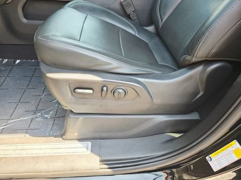Used 2019 Chevrolet Silverado 1500 LTZ AWD/4WD image 16