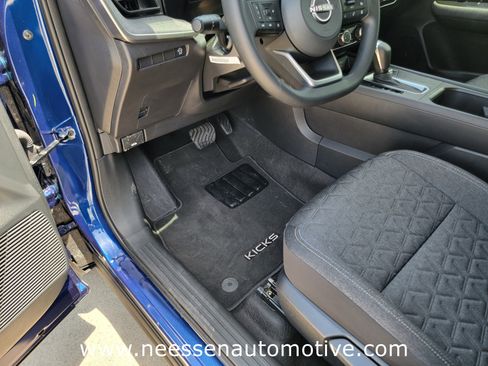 Used 2025 Nissan Kicks SV FWD image 15