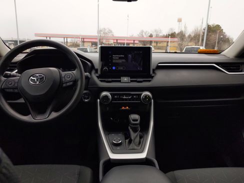 Used 2024 Toyota RAV4 AWD Hybrid image 27