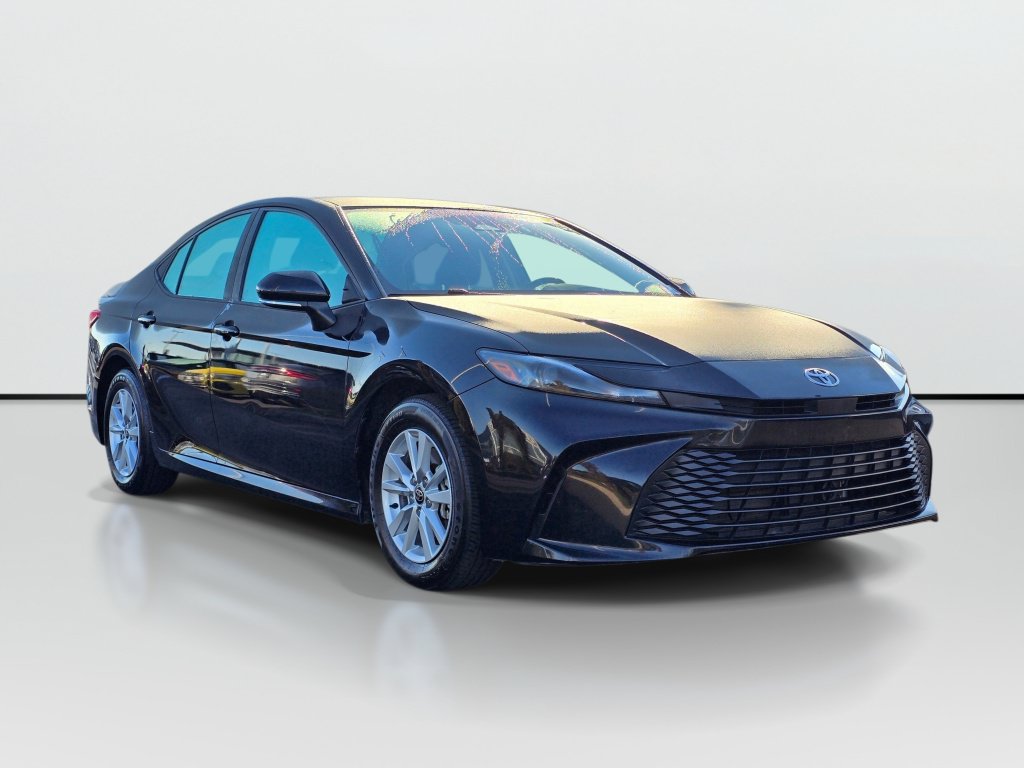 Used 2025 Toyota Camry LE FWD image 9