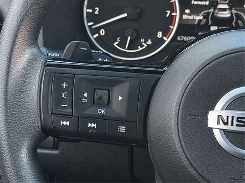 Used 2021 Nissan Rogue S image 12