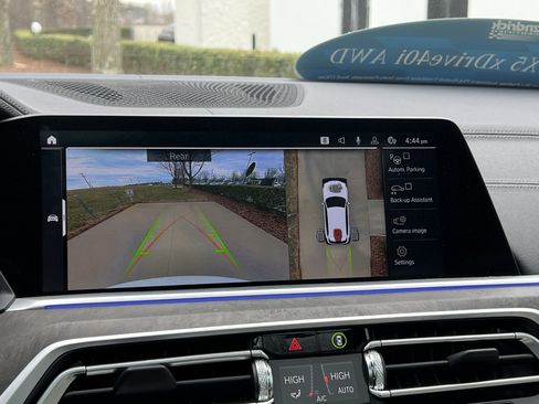 Used 2022 BMW X5 xDrive40i w/ M Sport Package image 25