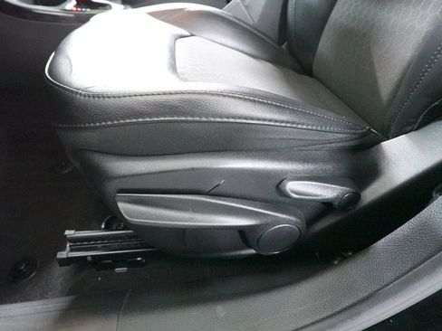 Used 2019 Jeep Compass Altitude image 11