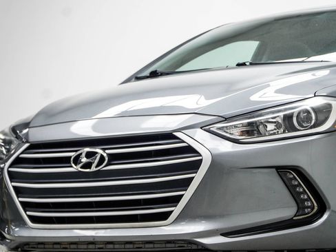 Used 2018 Hyundai Elantra Value Edition FWD image 2