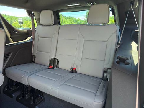 Certified 2023 GMC Yukon SLT w/ SLT Luxury Package RWD image 12