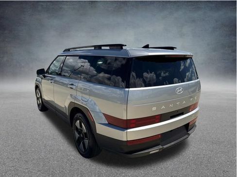 Used 2025 Hyundai Santa Fe SEL FWD image 7