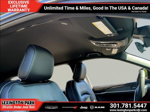 Used 2025 Jeep Grand Cherokee Limited AWD/4WD image 27