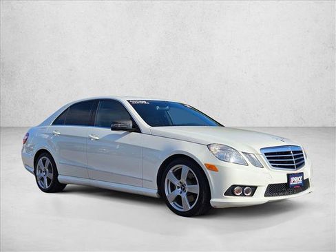 Used 2010 Mercedes-Benz E 350 4MATIC Sedan image 3