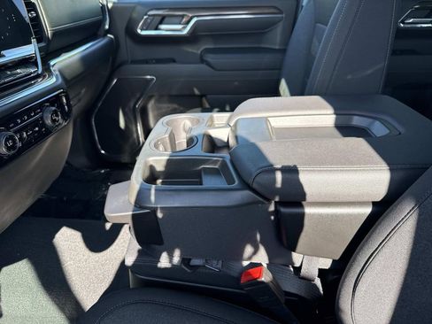 Used 2024 Chevrolet Silverado 1500 LT AWD/4WD image 14