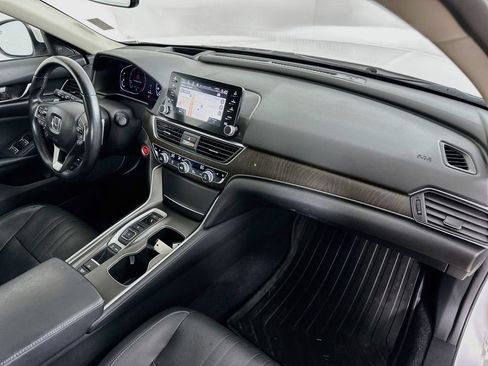 Used 2018 Honda Accord Touring image 29