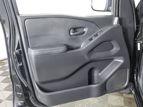 Used 2022 Nissan Frontier S w/ Technology Package AWD/4WD image 16