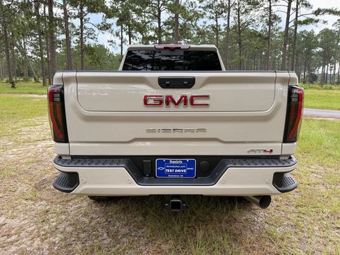New 2026 GMC Sierra 2500 AT4 w/ AT4 Premium Plus Package AWD/4WD image 4
