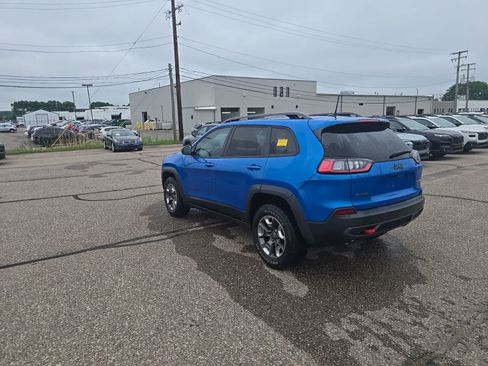 Used 2019 Jeep Cherokee Trailhawk AWD/4WD image 9