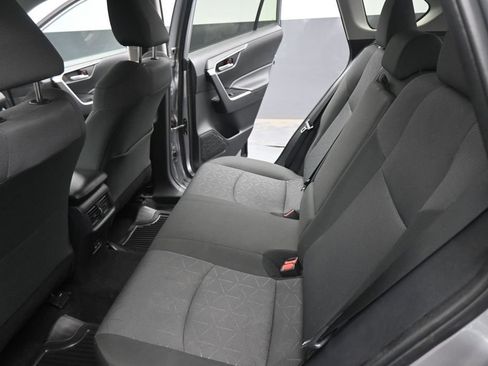 Used 2025 Toyota RAV4 XLE FWD image 16