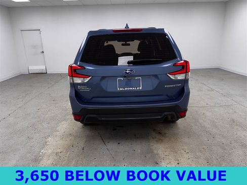 Used 2022 Subaru Forester Base image 6