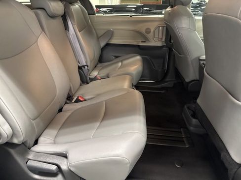 Used 2024 Toyota Sienna XLE image 13