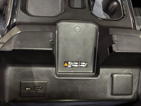 Used 2023 Chevrolet Silverado 1500 ZR2 w/ Technology Package AWD/4WD image 36