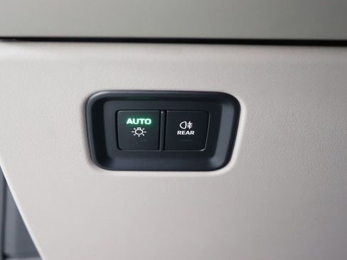 Used 2025 Porsche Macan 4S Electric image 36