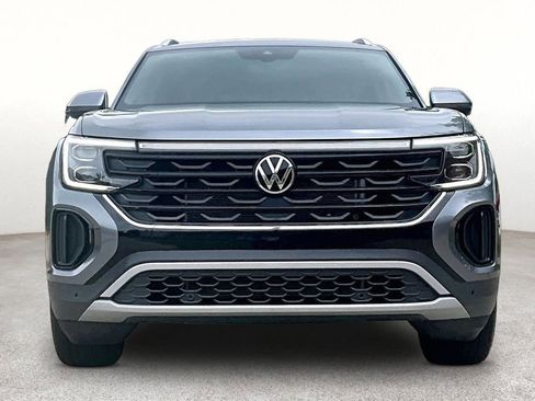 Used 2025 Volkswagen Atlas Cross Sport SE FWD image 4