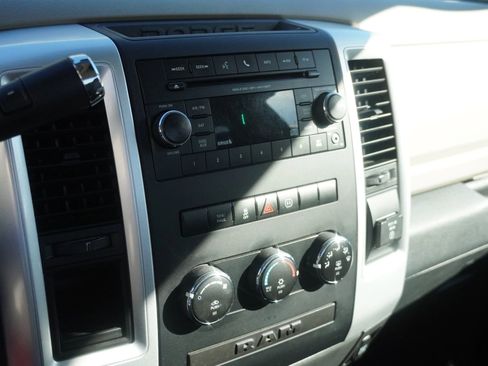 Used 2012 RAM 1500 Classic SLT w/ Luxury Group image 32