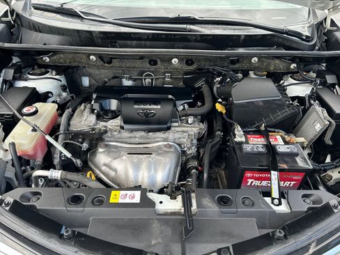 Used 2017 Toyota RAV4 XLE AWD/4WD image 32