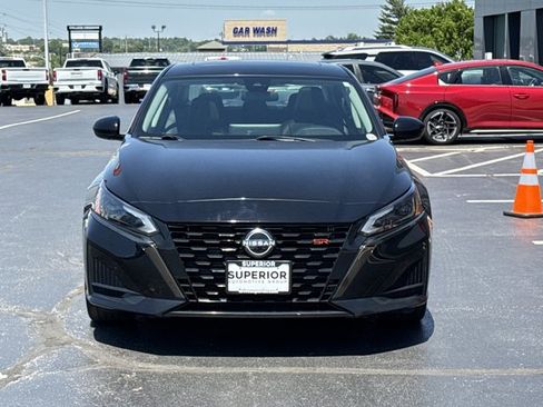 Certified 2023 Nissan Altima 2.5 SR w/ SR Premium Package FWD image 13