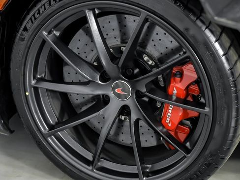 Used 2018 McLaren 720S image 21