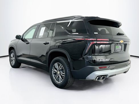 Used 2025 Chevrolet Traverse LT AWD/4WD image 5