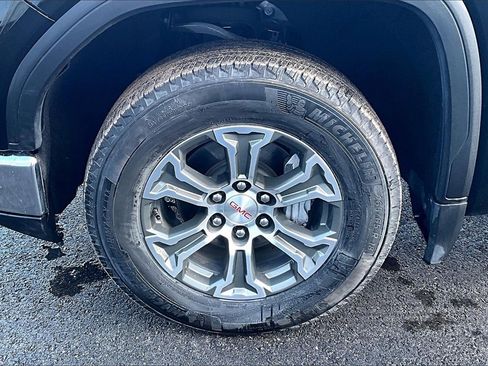 Used 2025 GMC Sierra 1500 SLT image 9