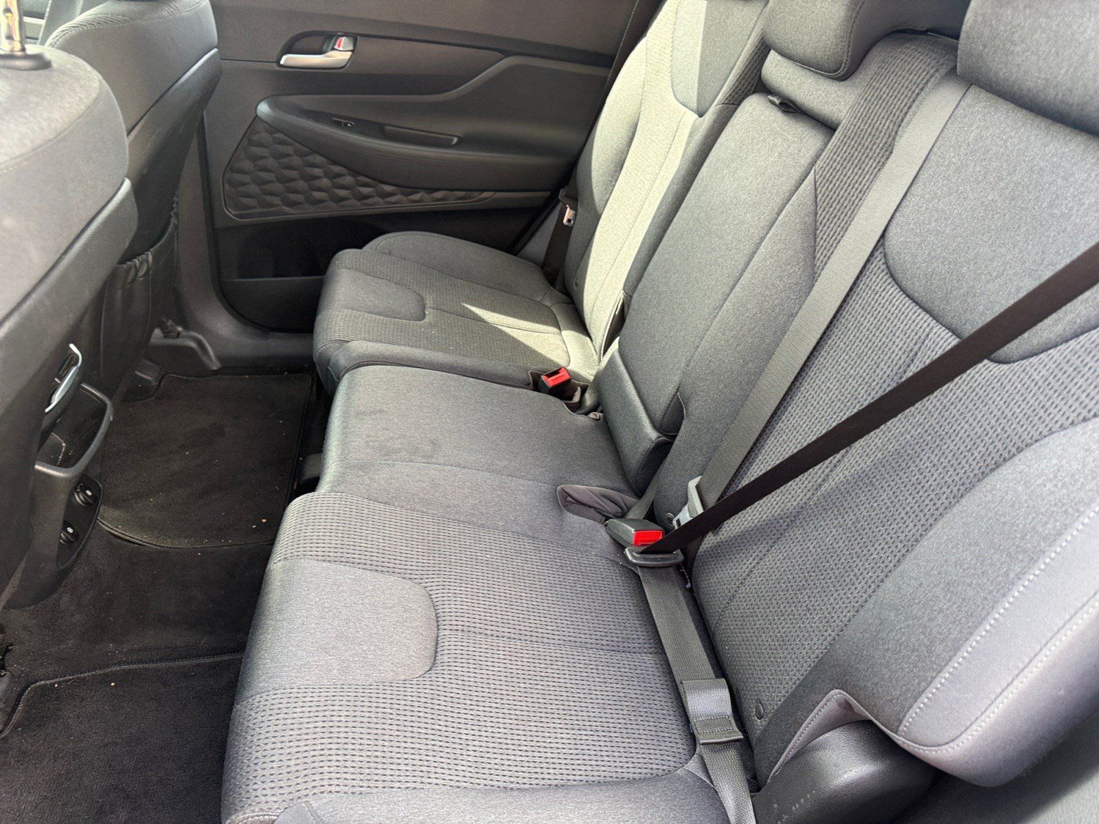 Used 2019 Hyundai Santa Fe SE AWD/4WD image 17