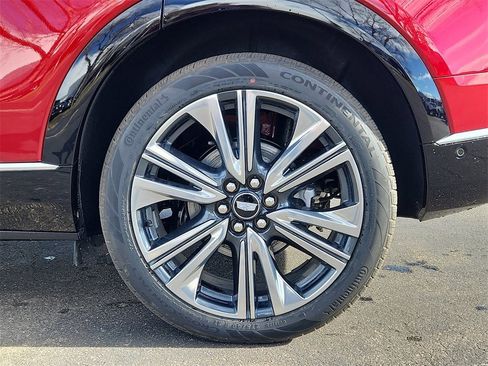 New 2026 Cadillac Optiq Luxury 2 image 6