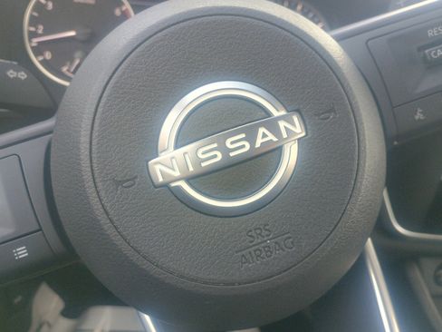 Used 2024 Nissan Rogue SV image 21